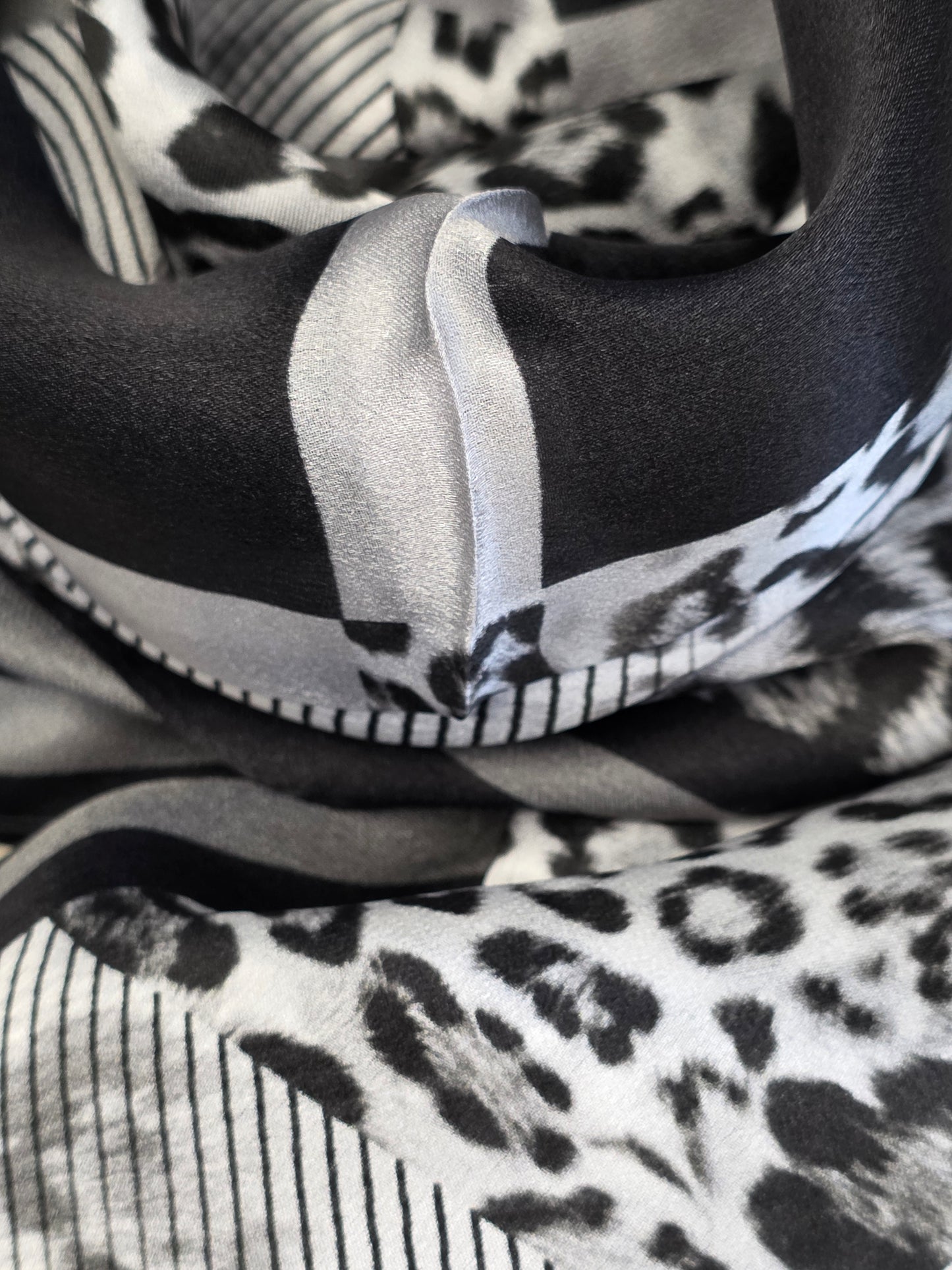 Foulard Soie Premium – Rectangle 170 x 60 cm Noir