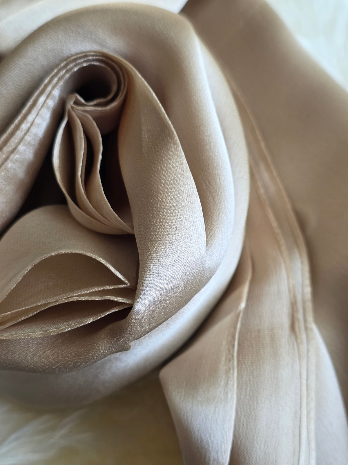 Foulard Soie Premium – Rectangle 170 x 60 cm taupe sable