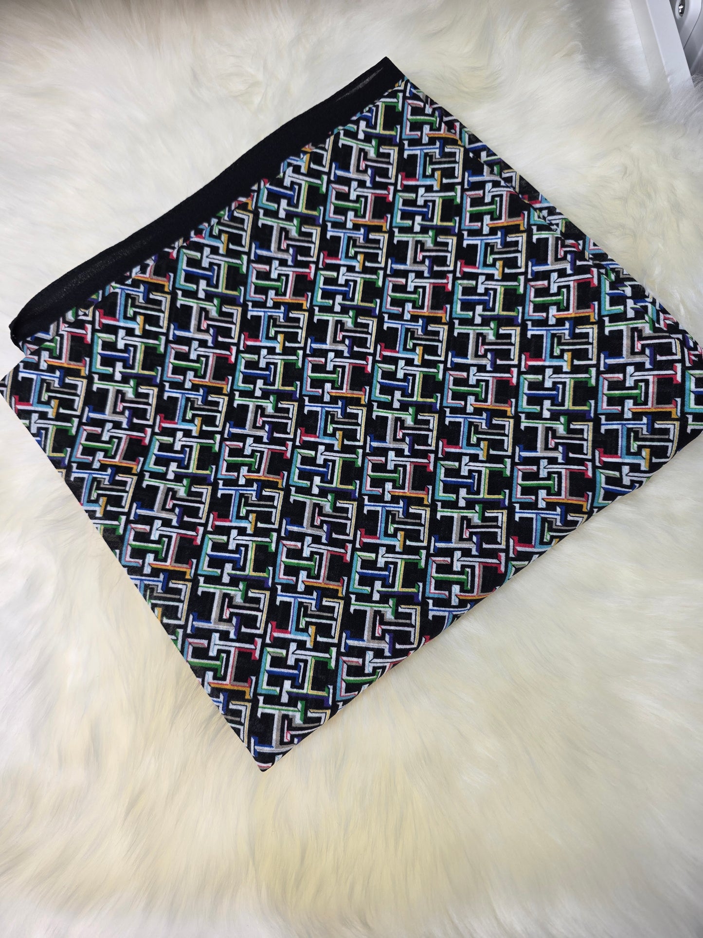 Foulard en Crêpe d'Italie Opaque 170×60 cm Modèle TM