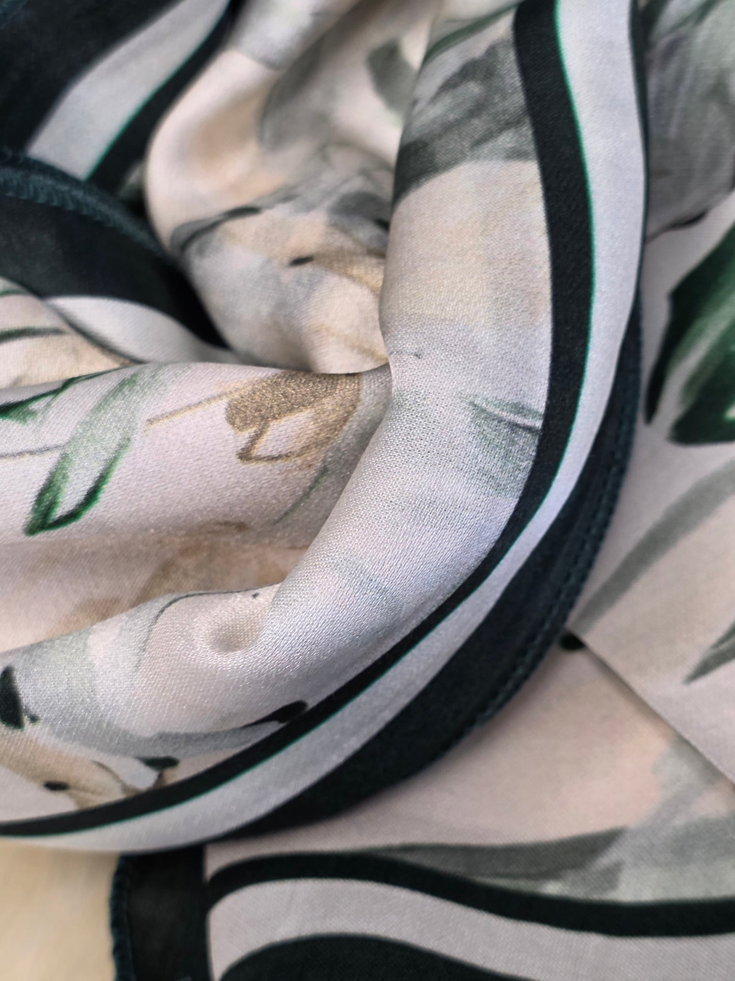 Foulard en Fibre de Soie imprimé 170×60 cm A08