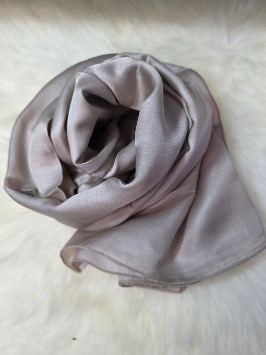 Foulard en Fibre de Soie Uni 170×60 cm couleur Taupe
