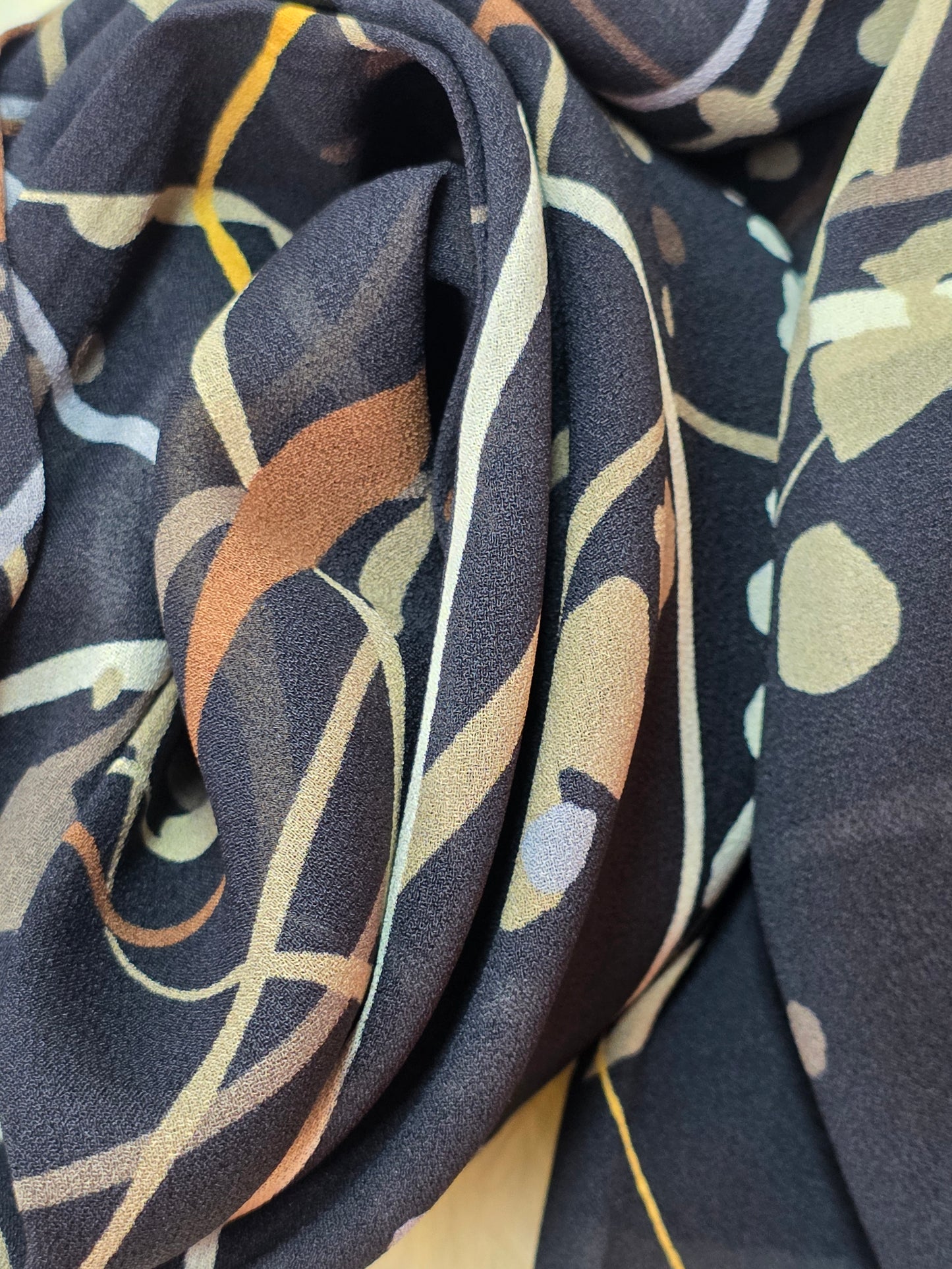 Foulard en Crêpe d'Italie 170×60 cm Noir et beige