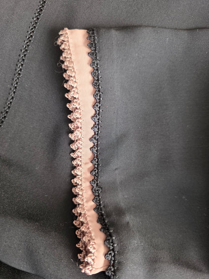 Jellaba deux pièces simple en crêpe Noir & Beige nude